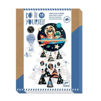 Packaging for DIY space themed wind chime. Reads: Do it yourself. 5+. Wind chime to create. Djeco.