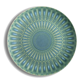 Influenced by the intricate patterns and colours from a diverse range of bugs, the Living Jewel’s serve platter in green and blue colours, marries perfectly the past and present. Modern pattern. 