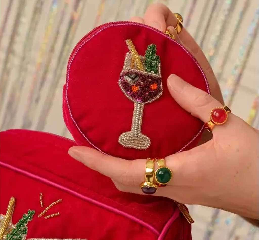 Handbags & purses